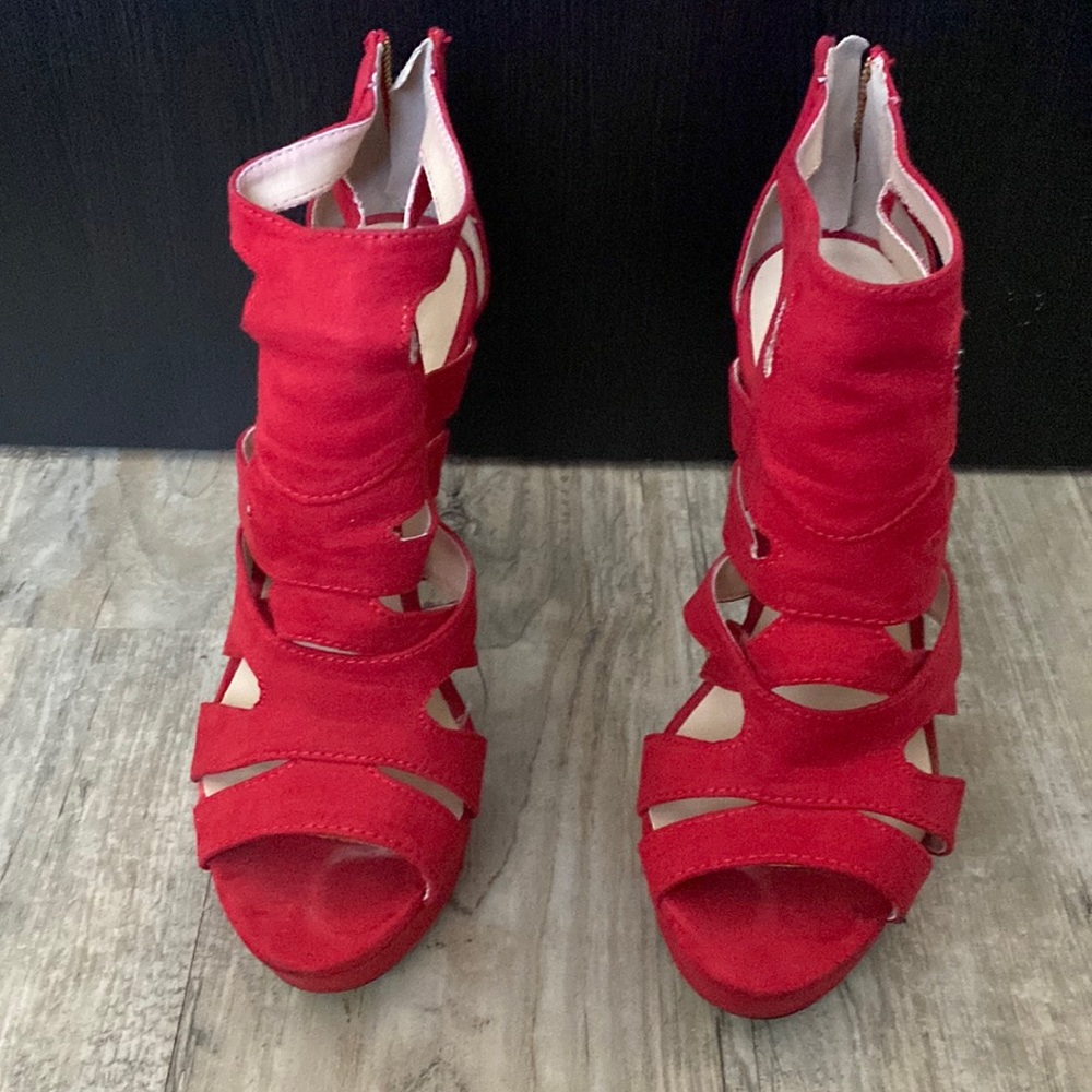 Red 6in heels